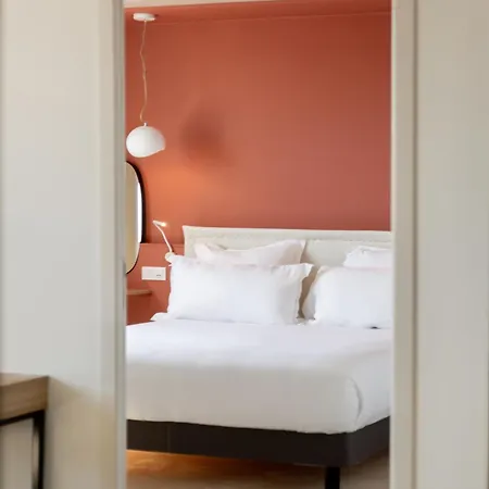 Hotel Golden Tulip & Rooftop Provence