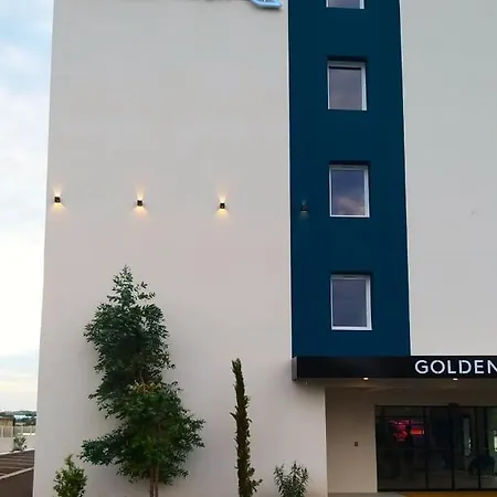 Golden Tulip Hotel & Rooftop Martigues Provence 4*