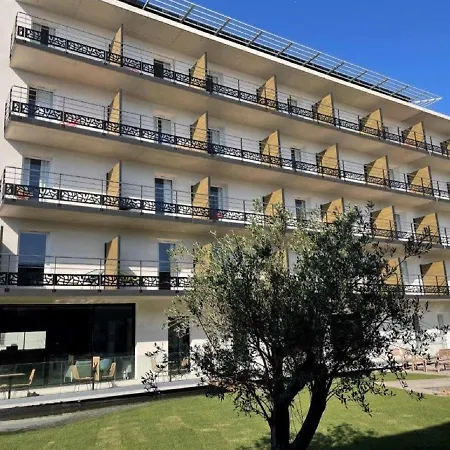 Golden Tulip Hotel & Rooftop Martigues Provence 4* Martigues