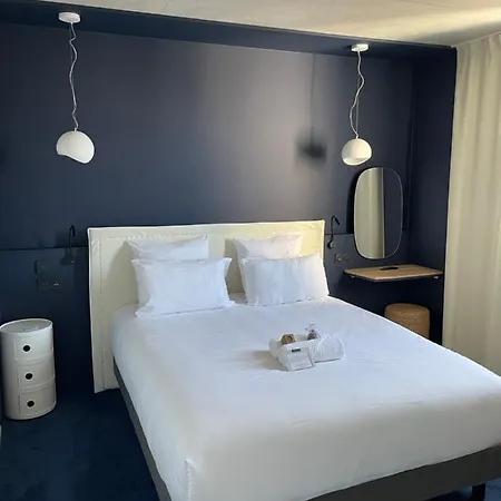 Hotel Golden Tulip Hotel & Rooftop Martigues Provence 4*