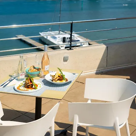 Golden Tulip Hotel & Rooftop Martigues Provence 4*