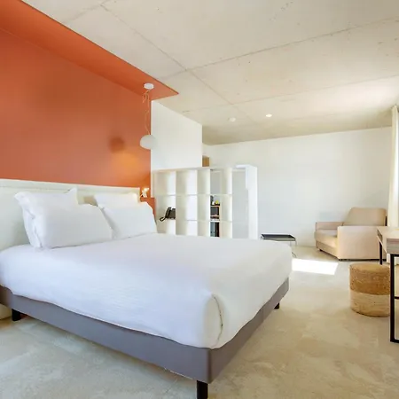Golden Tulip Hotel & Rooftop Martigues Provence 4* Martigues