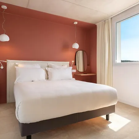 Hotel Golden Tulip Hotel & Rooftop Martigues Provence 4*